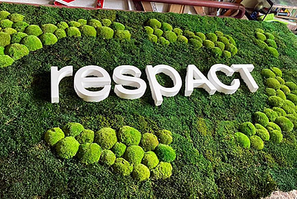 Plastic logo