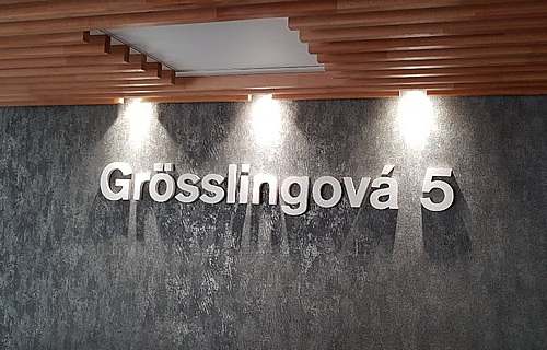 2x polystyrene logo