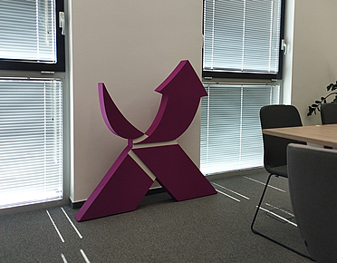 Freestanding 3D logo